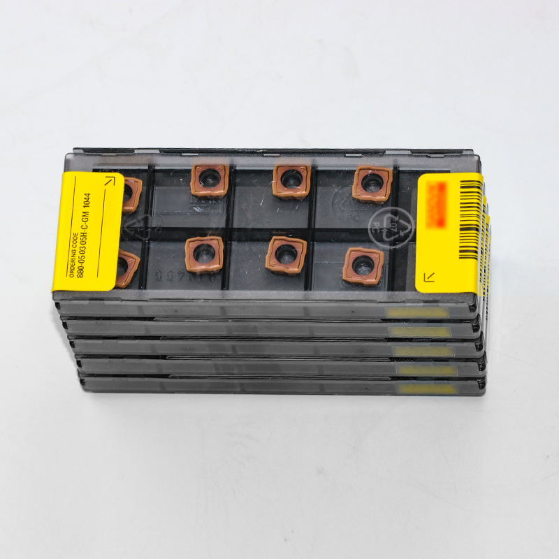 數(shù)控刀具批發(fā)、加工中心刀具、金屬加工刀具、外圓車刀、內(nèi)孔車削、切斷刀、切槽刀、端面切槽刀、螺紋車刀、螺紋銑刀、方肩銑刀、面銑刀、高進給銑刀、銑槽、倒角銑削、U鉆、可轉(zhuǎn)位刀片鉆頭、可換頭鉆頭、硬質(zhì)合金鉆頭、粗鏜刀具、精鏜刀具、立銑刀、絲錐、鉸刀廠價直銷。